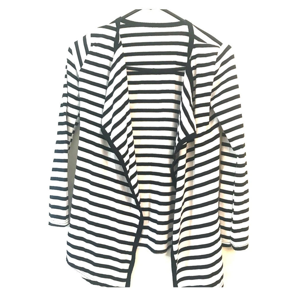 Trendy Black & White Striped Cardigan